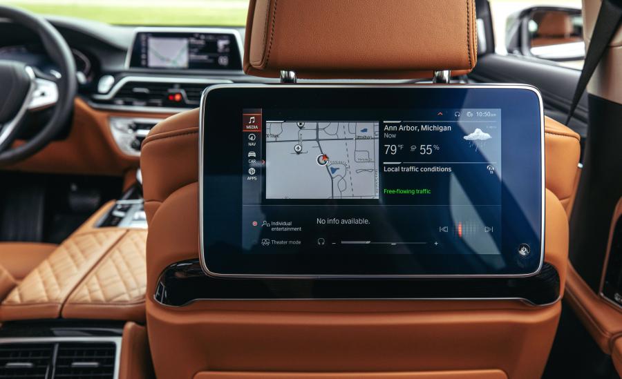 Детали интерьера BMW 750i xDrive (G11) 2019 года  (NA) (фото 34 из 40)